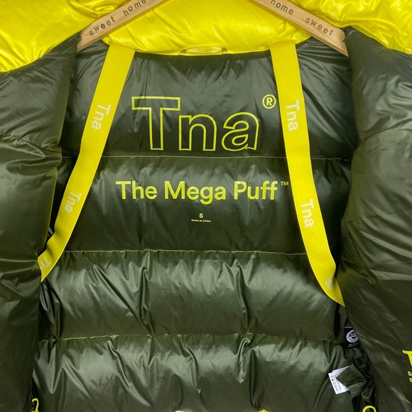 Aritzia TNA Puffer Jacket Mega Shorty Yellow Small - Picture 8 of 16